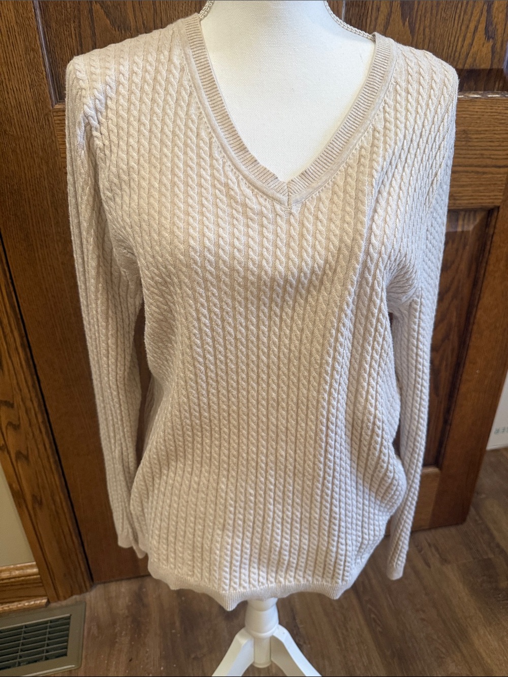 Lands' End Women's V-Neck Cable Knit Sweater in Beige 14/16 Large